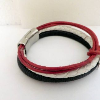 Rood-wit-blauwe leren armband met stuurwiel — 20 cm